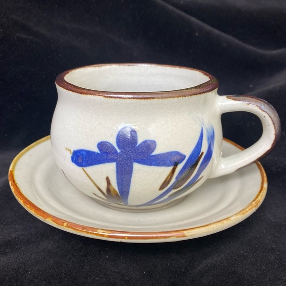 Vintage EUC Set of 6, Rustic Farmhouse Ceramic Gray/Blue Floral Cups and Saucers - Picture 7 of 17